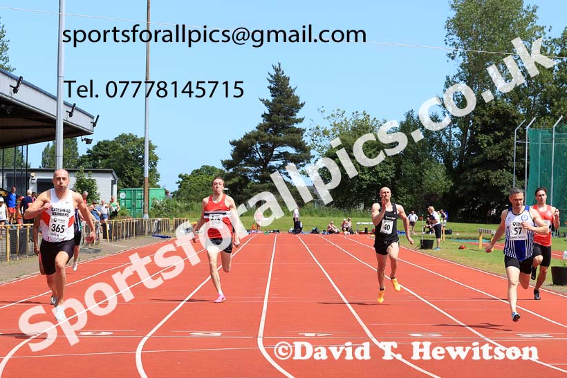 Mens 100 metres, 2024 NE Masters Track and Field Champs., Monkton Stadium, Jarrow.  Photo: David T. Hewitson/Sports for All Pics